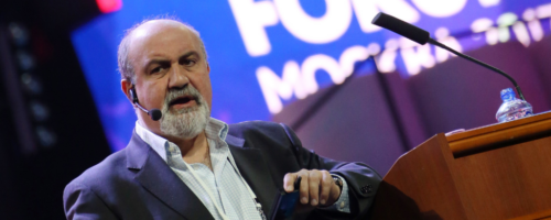Nassim Taleb na Synergy Global Forum w Moskwie, 27 listopada 2017 r. fot. Anton Novoderezhkin / TASS / Forum