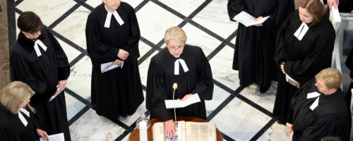 Uroczystość wyświęcenia na księży dziewięciu diakonek w Kościele Ewangelicko-Augsburskim, Warszawa, Kościół Świętej Trójcy, 7 maja 2022 r. fot. Piotr Molęcki / East News