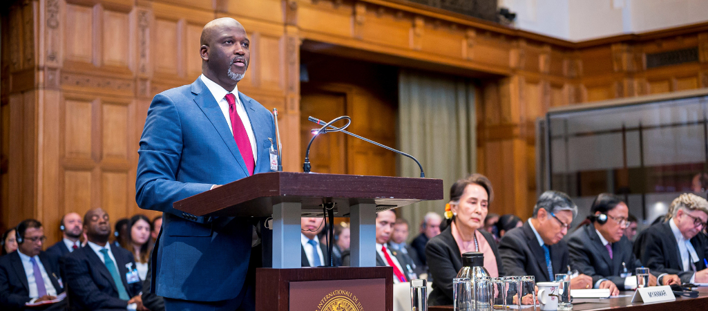 Reprezentant Gambii w procesie haskim, Abubacarr Marie Tambadou, 10 grudnia 2019 r. fot. International Court of Justice / Getty