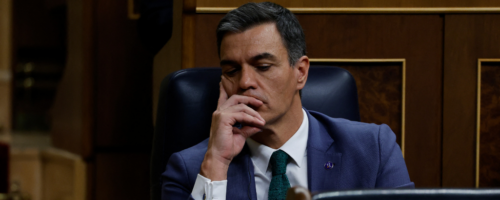 Premier Hiszpanii, socjalista Pedro Sanchez. Socjaldemokraci utrzymali władzę w Madrycie, ale za cenę – budzącej społeczne protesty – amnestii dla katalońskich przywódców, którzy w 2017 r. zorganizowali niezgodnie z prawem referendum niepodległościowe fot. Oscar Del Pozo / AFP / East News