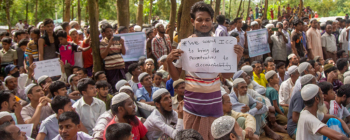 Manifestacja ludności Rohindża w piątą rocznicę ich masowej migracji z Birmy do Bangladeszu. Musieli uciekać przed represjami potęgowanymi przez media społecznościowe pomagające w szerzeniu mowy nienawiści, Cox Bazar, Bangladesz, 25 sierpnia 2022 r. fot. Monirul Alam / EPA / PAP