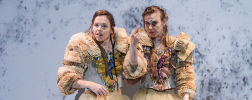Scena ze spektaklu "Romeo i Julia" w reżyserii Dominiki Feiglewicz-Penarskiej i Zdenki Pszczołowskiej, Teatr im. Juliusza Słowackiego w Krakowie fot. Bartek Barczyk dla Teatru im. Juliusza Słowackiego w Krakowie
